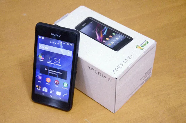 Photo of Sony Xperia E1 handset and packaging
