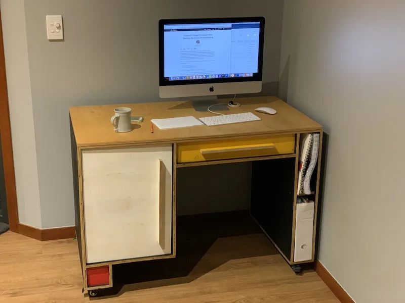 Picture of a study desk inspired by De Stijl, Mondrian and Sachs.